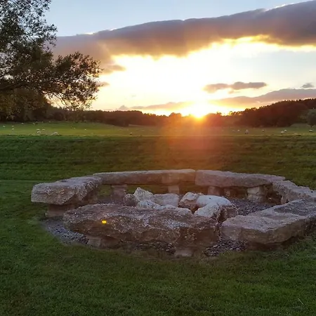 Keld Barn, Ploughlands Lets *
